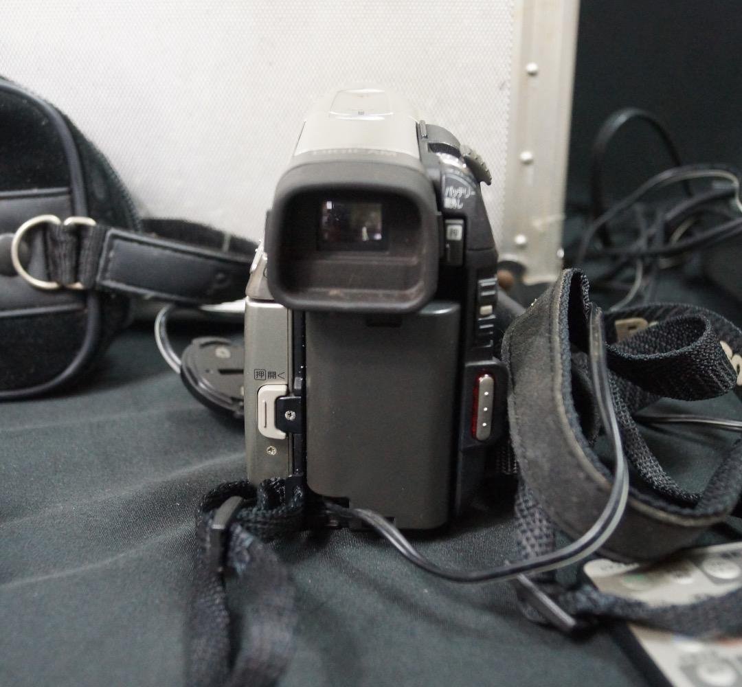 【動作正常】パナソニック・ビデオカメラ NV-C2　&アクセサリーキット